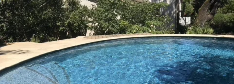 Les courbes d’une piscine – le Mourillon à Toulon