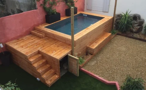La mini-piscine d’un jardin de ville à Marseille rue Paradis
